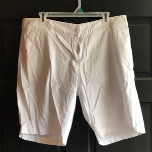 Per Se white shorts